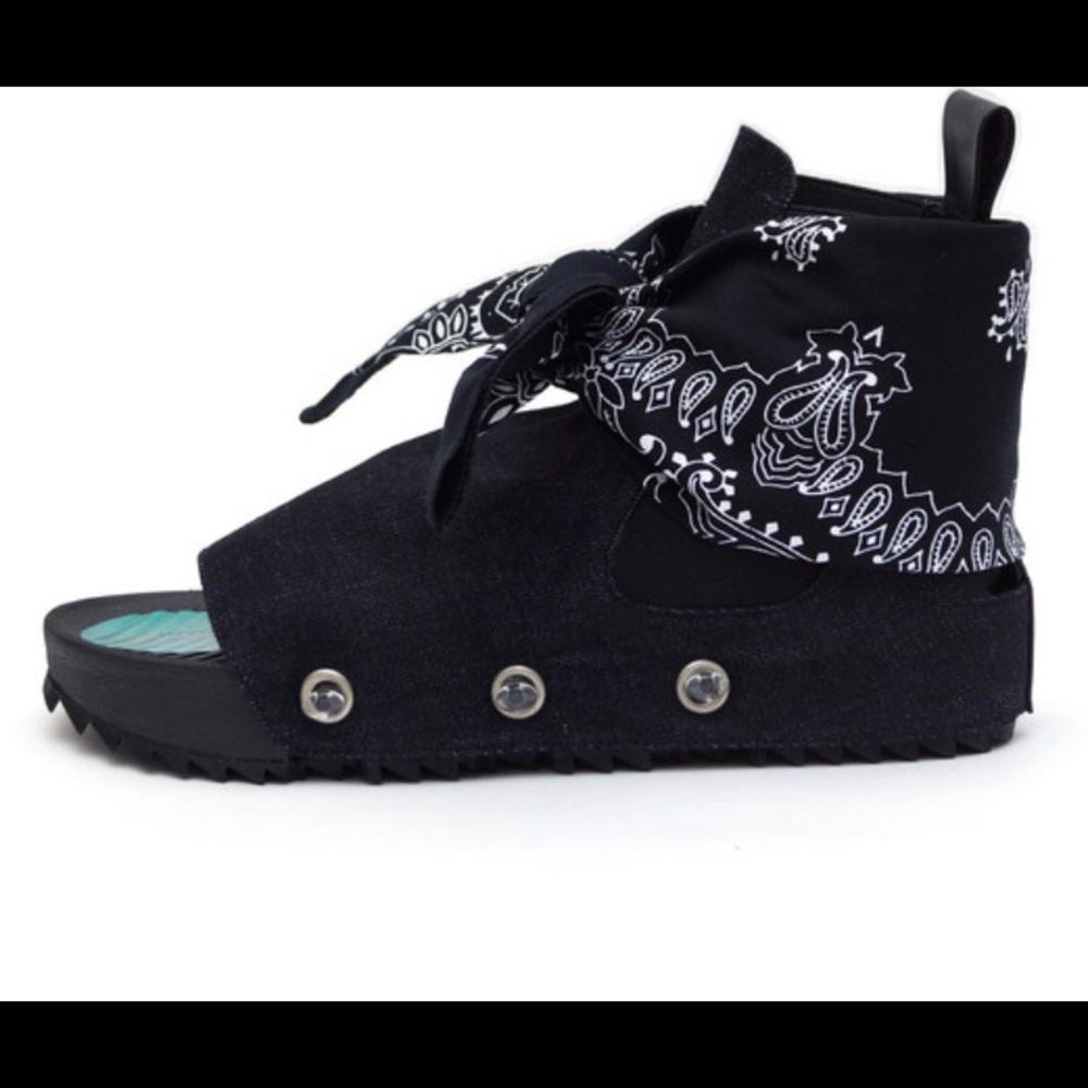 Unique comfortable bandanna sandal